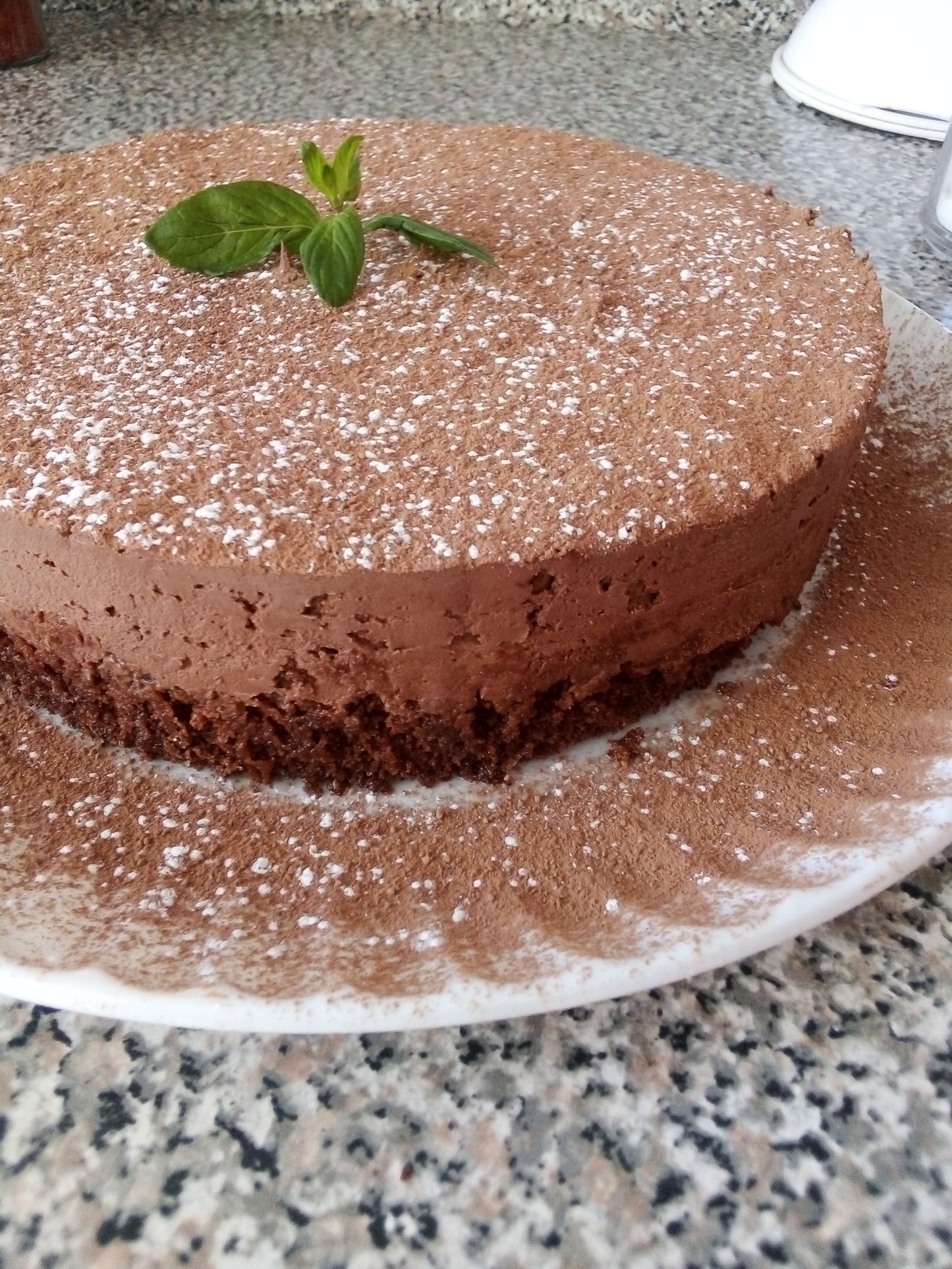 Pastel de chocolate trufado de naranja